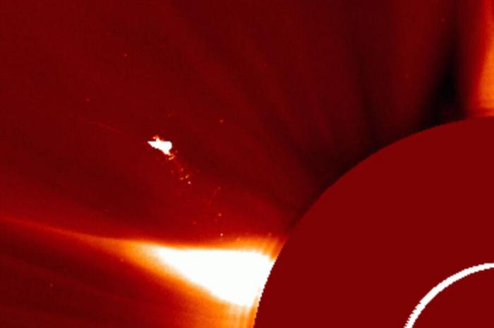 «Больше Земли в 10 раз»: ученые обнаружили над Солнцем загадочный объект  | Астрономы обнаружили крупное небесное тело вблизи Солнца