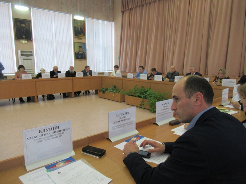 «Не все удается». Главы районов Каменска-Уральского без прикрас — об успехах работы: как ратуют за чистоту, борются с парковками на газонах