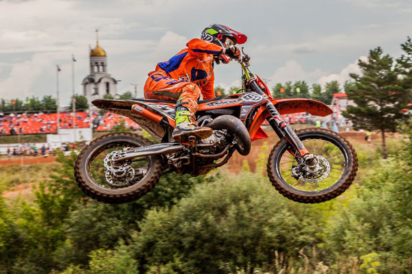 «Супер-результаты». В Каменске-Уральском в рамках празднования Дня города прошел этап Чемпионата России — местные гонщики показали «класс»