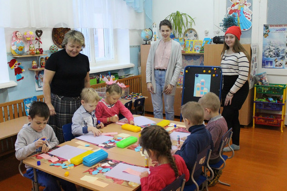 Добру все возрасты покорны! – уверены юные волонтеры из команды «Солнышко». Они настоящие лучики света, согревающие ближних поступками