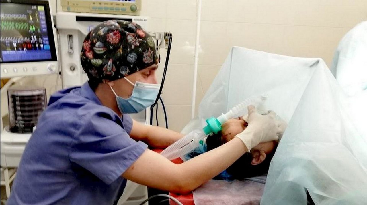 «По последнему слову». Реанимации больницы Каменска оснастили новыми наркозно-дыхательными и ИВЛ-аппаратами, прикроватными мониторами