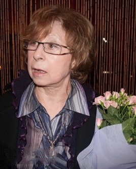 Ахеджакова отказалась покидать Россию