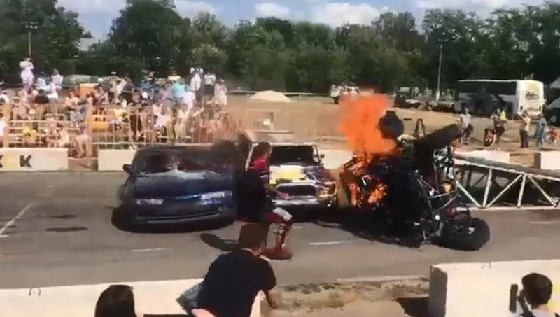 В Иваново во время шоу едва не погибли каскадер и его 8-летний сын