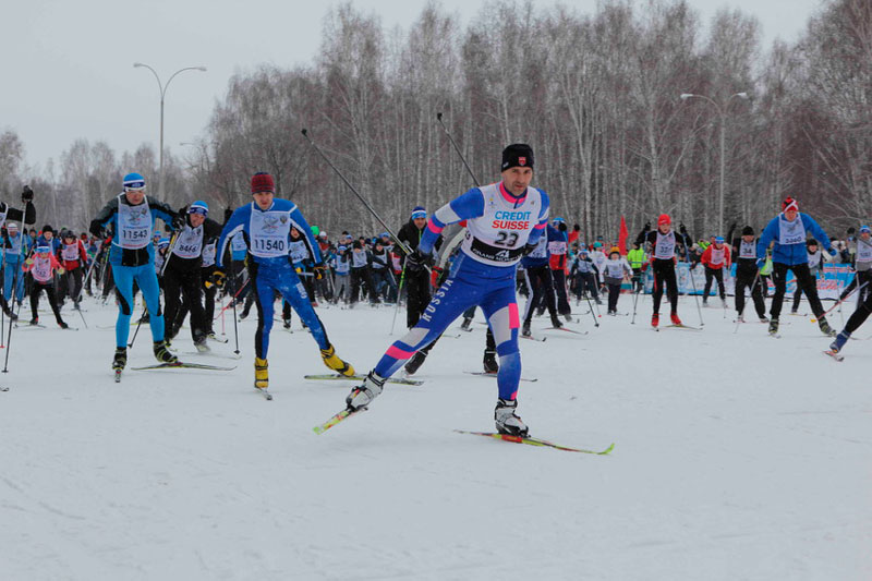 Только первые 200 человек получат инвентарь бесплатно. В Каменске-Уральском готовятся к «Лыжне России». Куда, когда и во сколько приезжать?