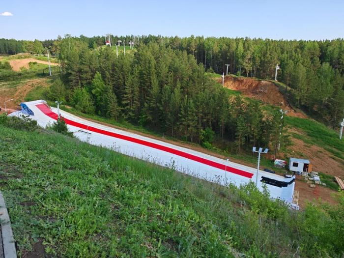 Как кататься на сноуборде летом: в Каменске-Уральском откроют всесезонную трассу для тюбинга и сноуборда | Всесезонный отдых в: новая трасса для активного досуга откроется в Каменске-Уральском Как кататься на сноуборде летом: в Каменске-Уральском откроют всесезонную трассу для тюбинга и сноуборда | Всесезонный отдых в: новая трасса для активного досуга откроется в Каменске-Уральском