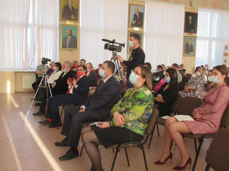 «Мое выступление прервали». На публичных слушаниях о тратах бюджета в мэрии Каменска ни у кого вопросов не возникло, встал только один...