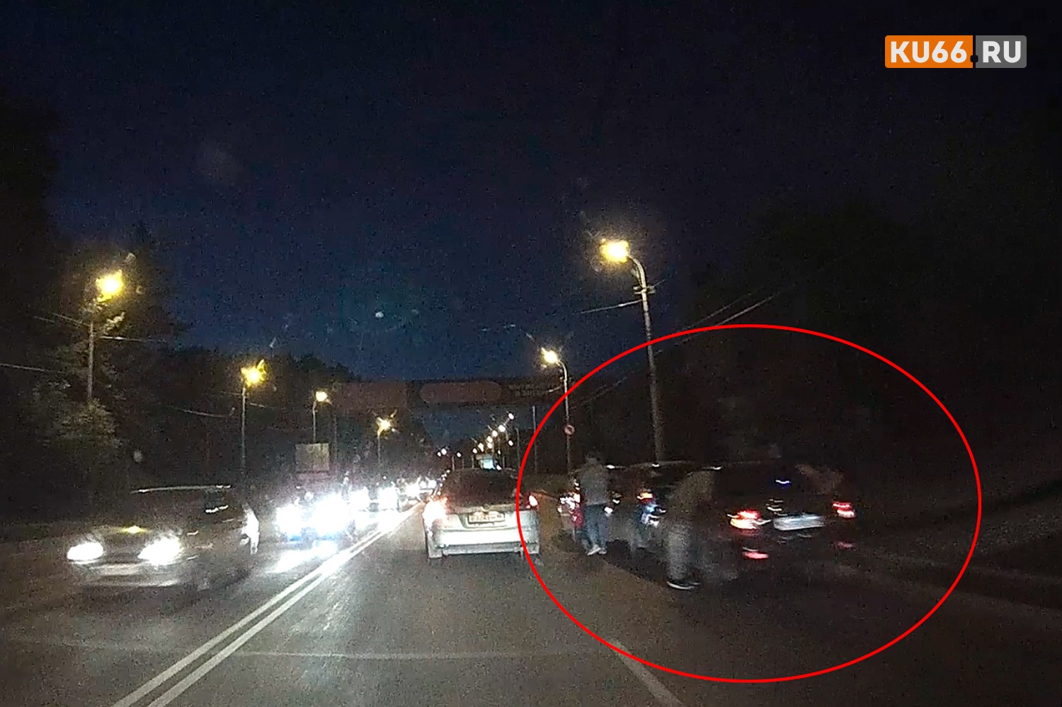 За несколько часов в Каменске-Уральском произошло четыре ДТП. Самое крупное – «паровозик» из трех автомобилей рядом с Байновским мостом