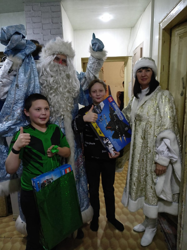 Волшебники из Каменска-Уральского исполнили мечты десятков детей