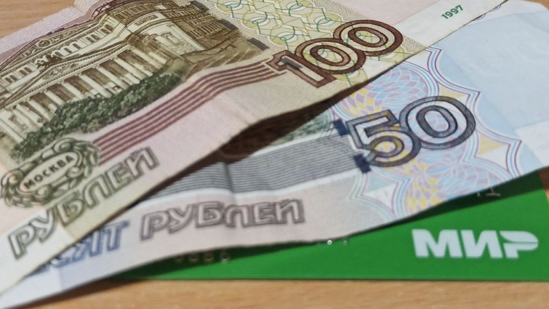 Клиенты Сбербанка жалуются на несанкционированные списания с карты