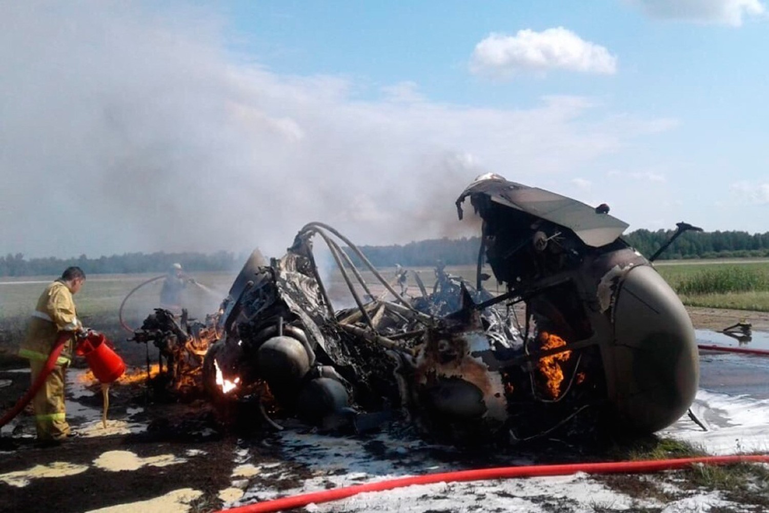 Вертолет Минобороны из воинской части Каменска-Уральского упал в Челябинской области. «Экипаж самостоятельно покинул борт»