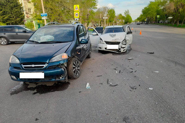 Накануне в Каменске-Уральском в ДТП пострадали два пассажира автомашины ВАЗ