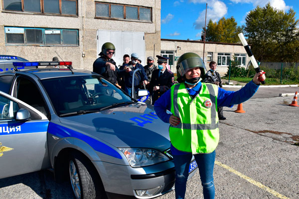 Сотрудники Госавтоинспекции Каменска приняли участие в IV Открытом конкурсе водительского мастерства среди лиц с нарушениями слуха