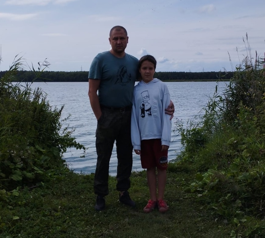 Пожарный из Каменска-Уральского и его сын спасли людей из реки