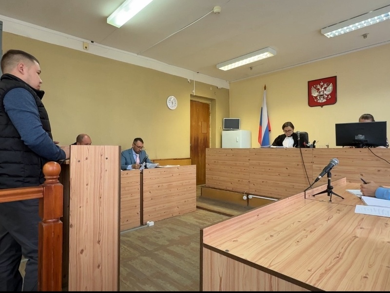 Автобус выехал на тротуар: суд решает, кто виноват в смертельном ДТП в Каменске-Уральском | В Каменске-Уральском Синарский суд рассматривает дело о ДТП с автобусом: один пешеход погиб