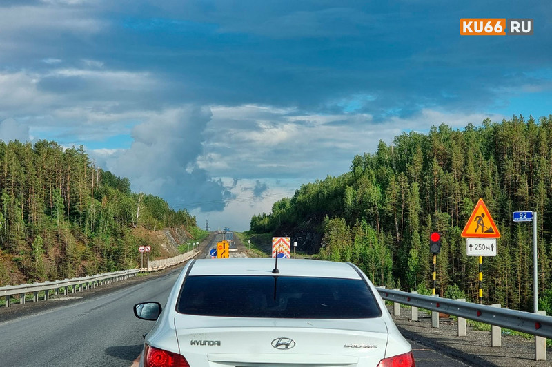Движение на мосту через реку Исеть на «Южном обходе» перекрыли. Здесь будут дежурить инспекторы ГИБДД