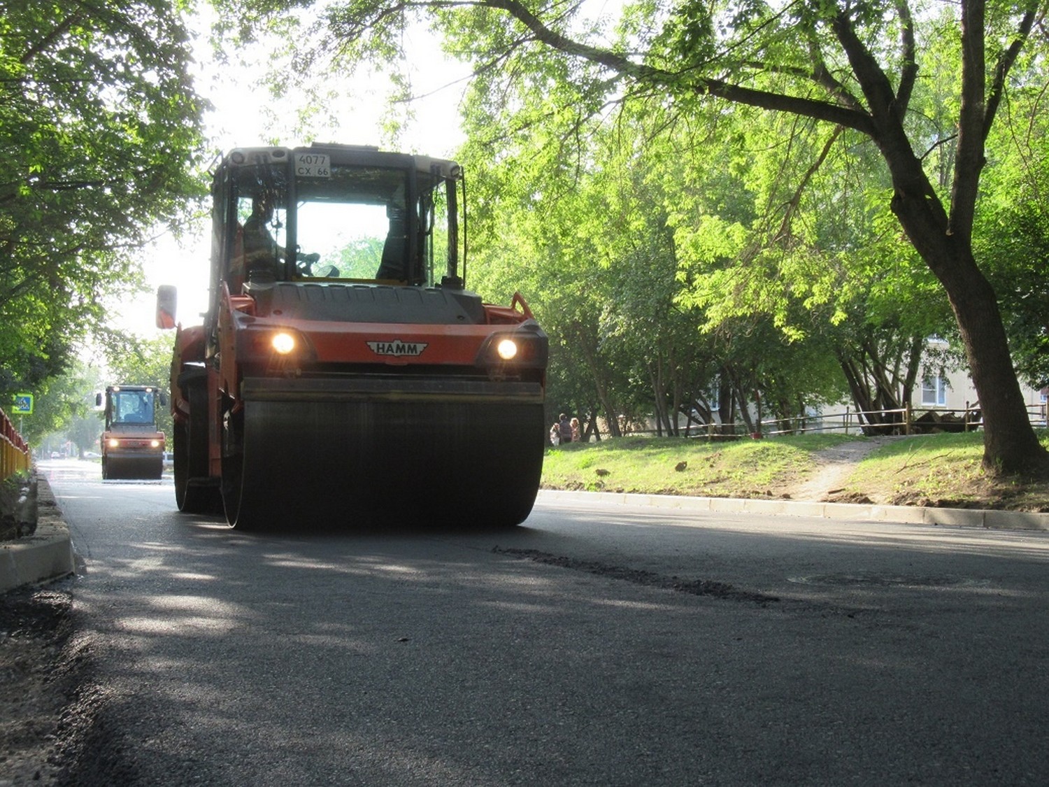 Пробки, перекрытие движения — в Синарском районе Каменска-Уральского продолжаются ремонты дорог