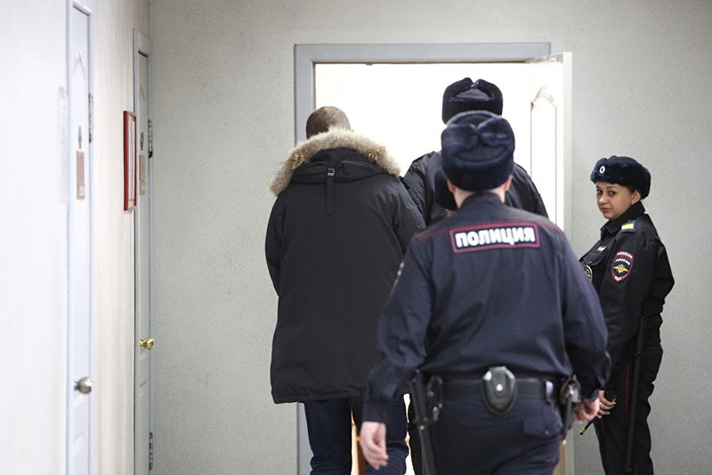 На Урале арестован мужчина, убивший подругу и в ее одежде ходивший в банк снимать деньги