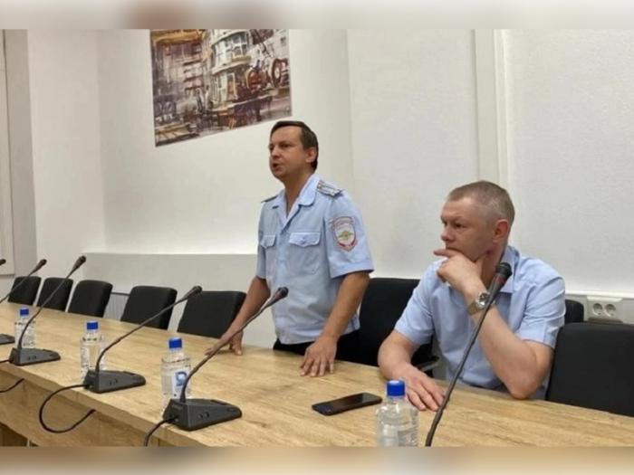 Полицейский из Свердловской области обругал начальство прямо на селекторе — теперь его ждет отставка | Подполковник полиции в Екатеринбурге уходит в отставку после скандала на селекторе