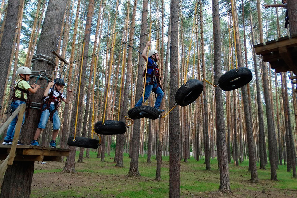 Спорт, купание в бассейне, сплавы по Синаре и полная безопасность. Как детский лагерь "Красная горка" в Каменске-Уральском готов к сезону?