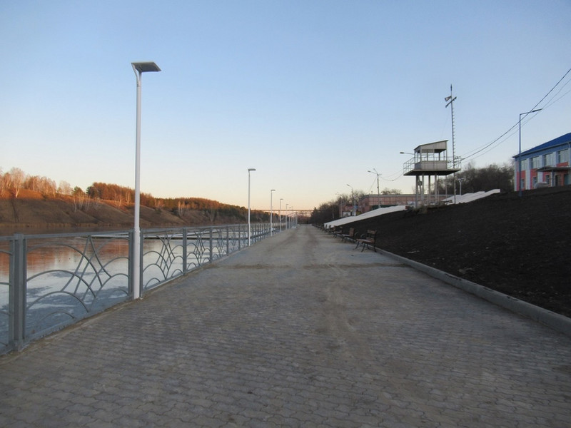 Смотрите, как реконструируется база «Металлист» в Каменске. В дальнейшем все будет хорошо, если сюда не начнут наведываться бездельники