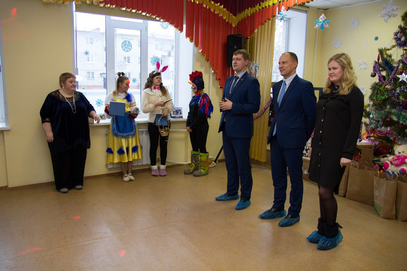 Накануне Нового года Синарские трубники по давней традиции выступили в роли добрых волшебников