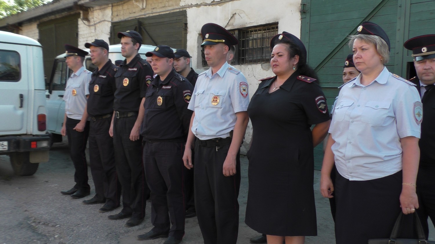 Услышав, что жители Каменска-Уральского хотят чаще видеть полицейских во дворах, начальник отправил подчиненных искать пьяниц и маргиналов