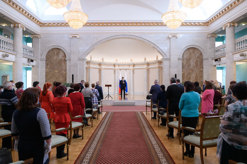 Двух доярок из Каменского района губернатор поблагодарил лично во время ежегодного приема лучших животноводов по итогам 2020 года