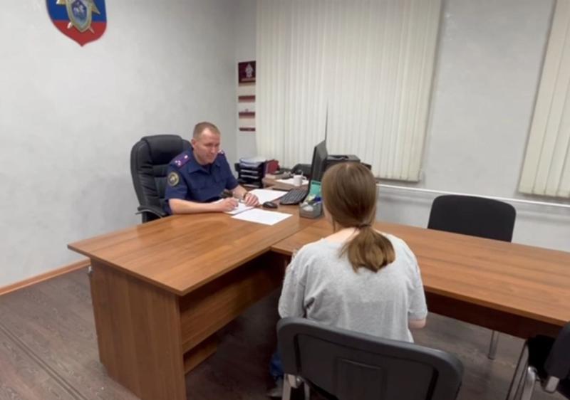 «Мама зажала малышке рот и нос, чтобы та не кричала»: в Екатеринбурге судят девушку за убийство дочки | В Екатеринбурге судят 20-летнюю девушку за убийство месячной дочки