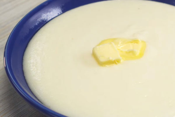 Врач Лебедева посоветовала не есть манную кашу и не кормить ею детей