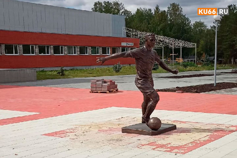 Гимнастка, боксер, футболист... У парка "Космос" в Каменске-Уральском территория изменилась до неузнаваемости. Смотрите, как стало!