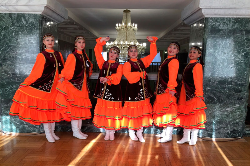 За танец «Бурзяночка» и деревенскую пляску «Аул биюэ» ансамбль «Дуслык» из Каменска стал лауреатом фестиваля «Урал собирает друзей»