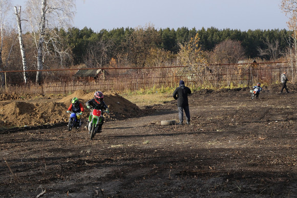 Больше спорта! В Северном поселке Каменска-Уральского благодаря СинТЗ появилась секция мотоспорта