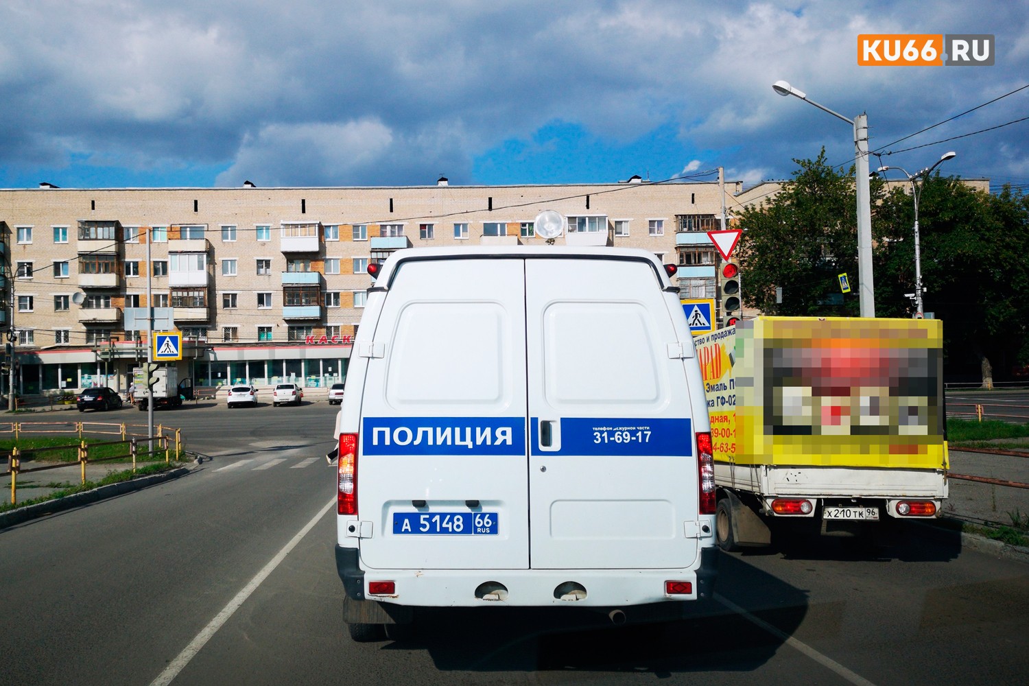 Ранее судимые в селе под Каменском только и ищут, чем бы поживиться: в разбираемом бараке сперли металлические рельсы. Уже ждут суда