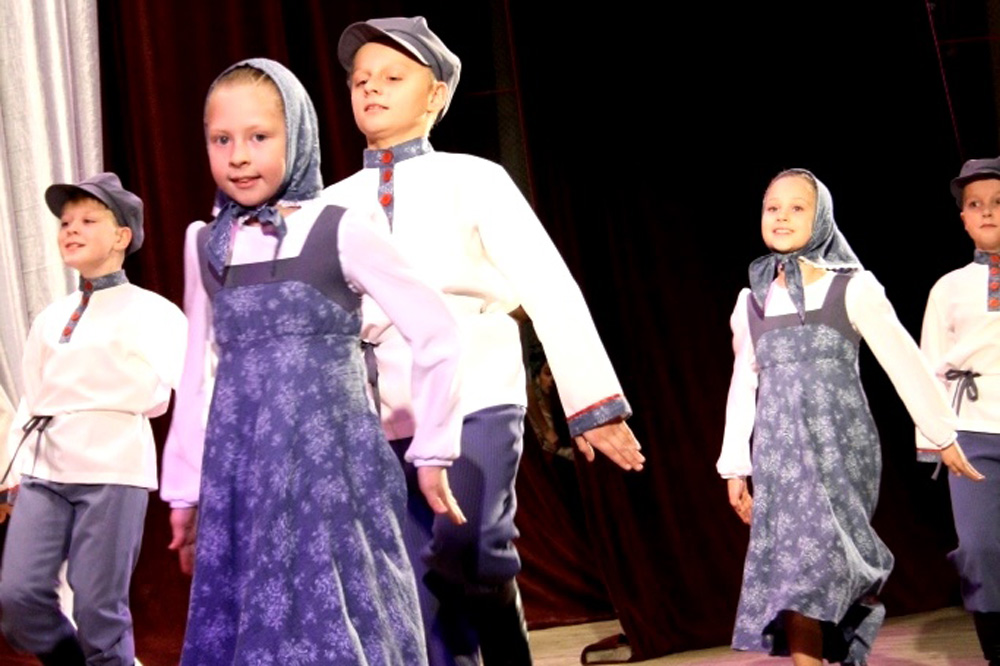 «Детство» получило дипломы: ребята из Каменска-Уральского достойно исполнили народный и сюжетно-игровой танцы на областном конкурсе «Детство» получило дипломы: ребята из Каменска-Уральского достойно исполнили народный и сюжетно-игровой танцы на областном конкурсе