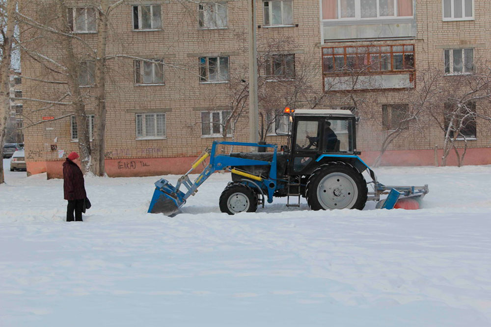 Коммунальщики готовы встретить зиму во всеоружии: на борьбу со снегом и гололедицей на улицы Каменска-Уральского выйдут 48 единиц техники