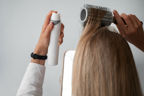 Когда красота требует жертв: стилист рассказал, какое популярное средство для волос может стать причиной облысения