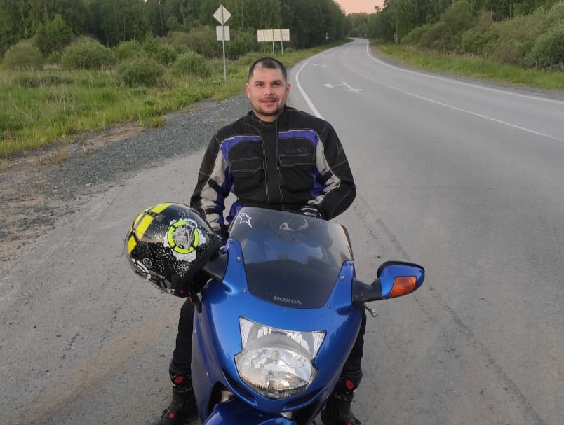 Житель Каменска-Уральского разбился на трассе в Пермском крае | «Говорил, вернется»: житель Каменска-Уральского разбился на мотоцикле в Прикамье