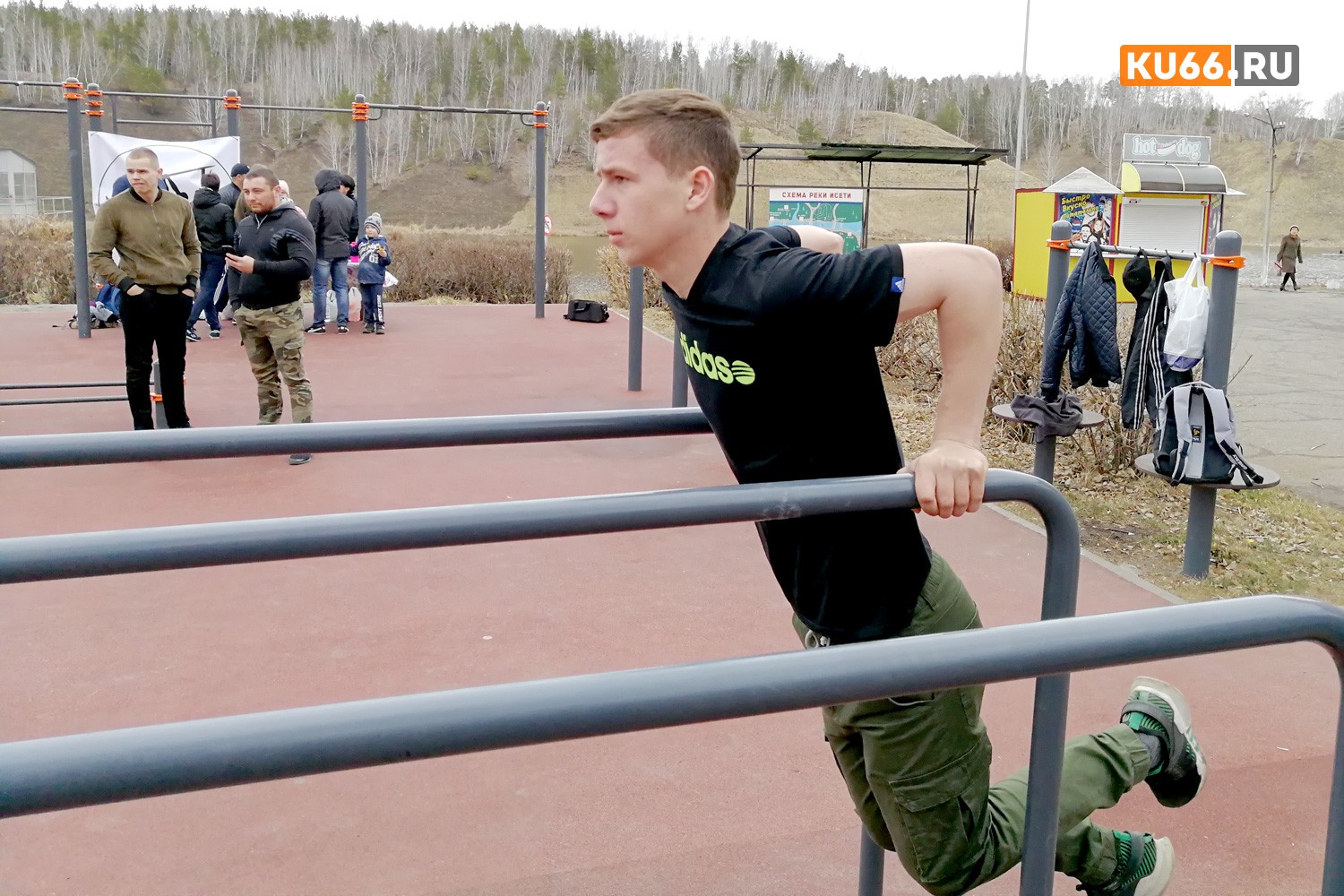 Подтягивались и отжимались: в Каменске-Уральском прошли состязания в спорте, который в последнее время стал не очень популярным