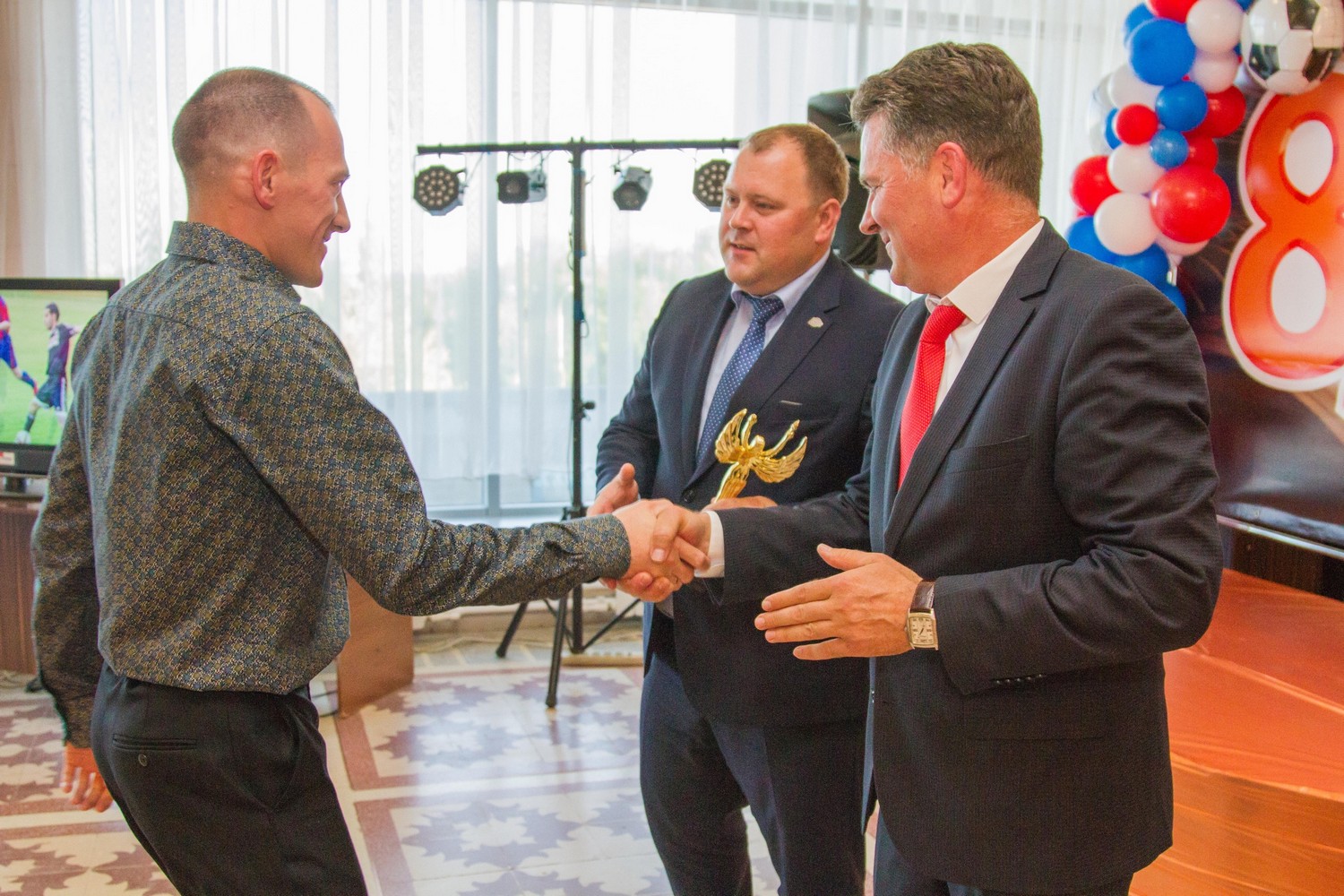 Есть чем гордиться. Вечер спортивной славы провели для рабочих СинТЗ в честь 85-летия крупнейшего завода Каменска-Уральского