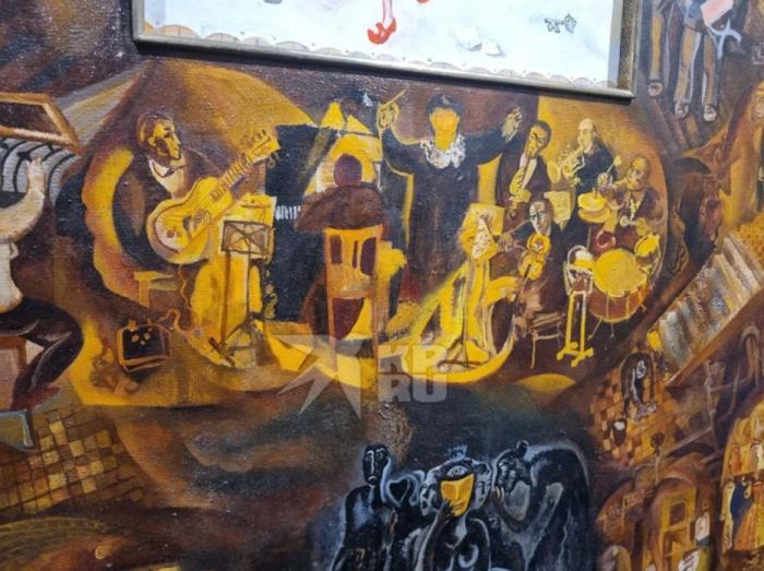 «Подрисовали рожицу»: вандалы в Екатеринбурге снова изуродовали редкую картину | В Екатеринбурге вандалы изуродовали картину 1969 года