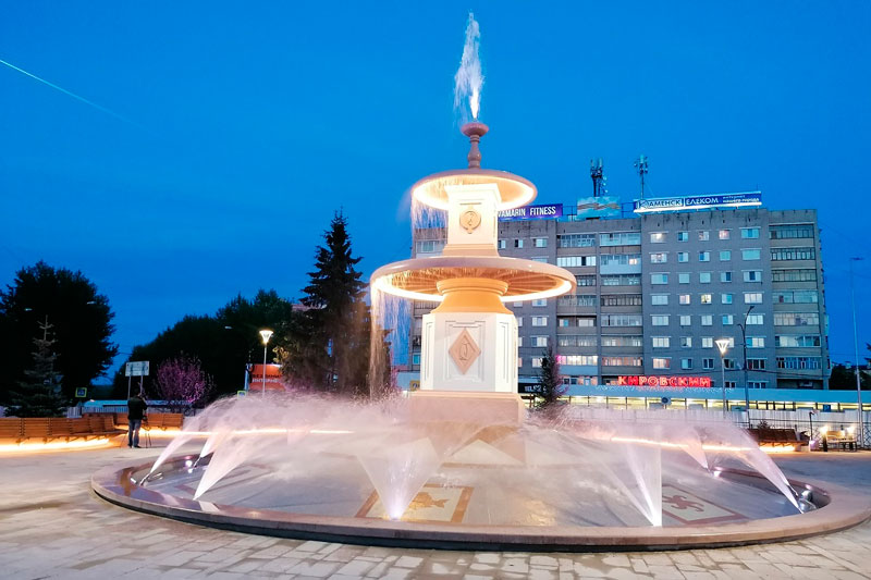 «Сложность в штучности». Власть — о фонтане на пл. Горького, который обещали открыть еще в прошлом году, но до сих пор не запустили