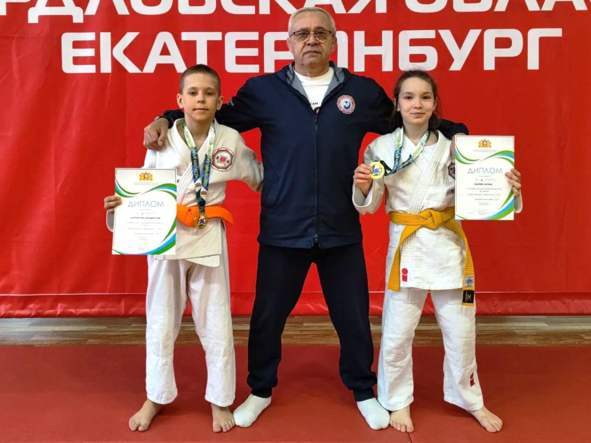 Дзюдоисты из Каменска-Уральского взяли два золота на первенстве области | Юные дзюдоисты из Каменска выиграли первенство области