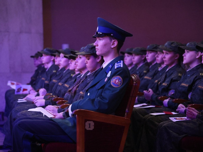 Клятва, честь и традиции: 65 ребят стали кадетами в Каменске-Уральском | В Каменске-Уральском прошло юбилейное посвящение 65 кадетов