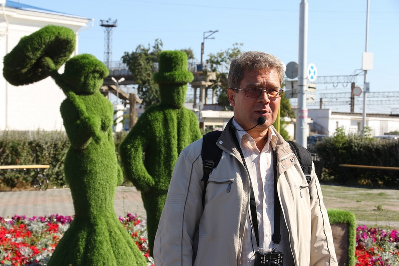 Каменский экскурсовод в числе первых получил аттестат и именной нагрудный знак