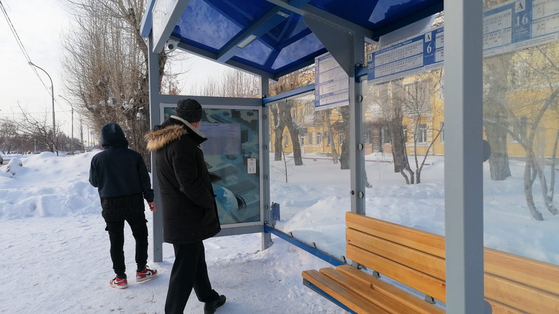В понедельник мэра Герасимова можно было встретить на остановке «Техучилище» в Каменске: проверял, корректно ли работает табло