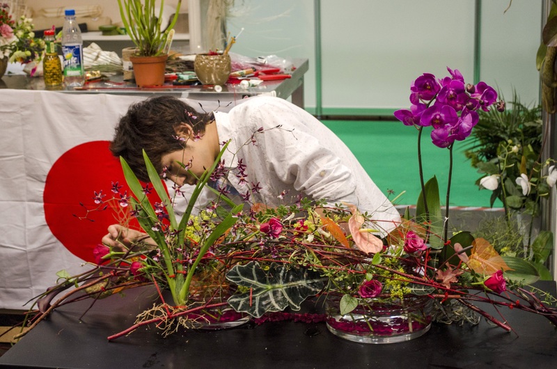 Дегустатор творога, конфетчик и цветовод: аналитики составили рейтинг необычных вакансий в России