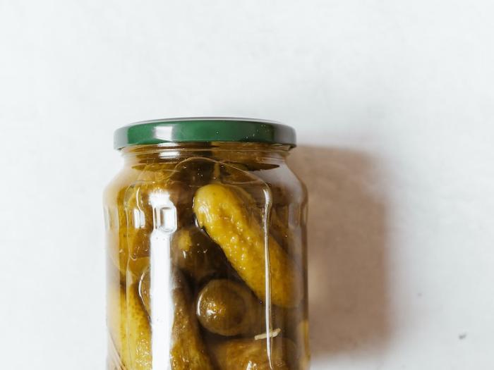 Не меняйте рецепты: как правильно консервировать, чтобы не отравиться | Роспотребнадзор о правилах безопасного домашнего консервирования в 2025 году