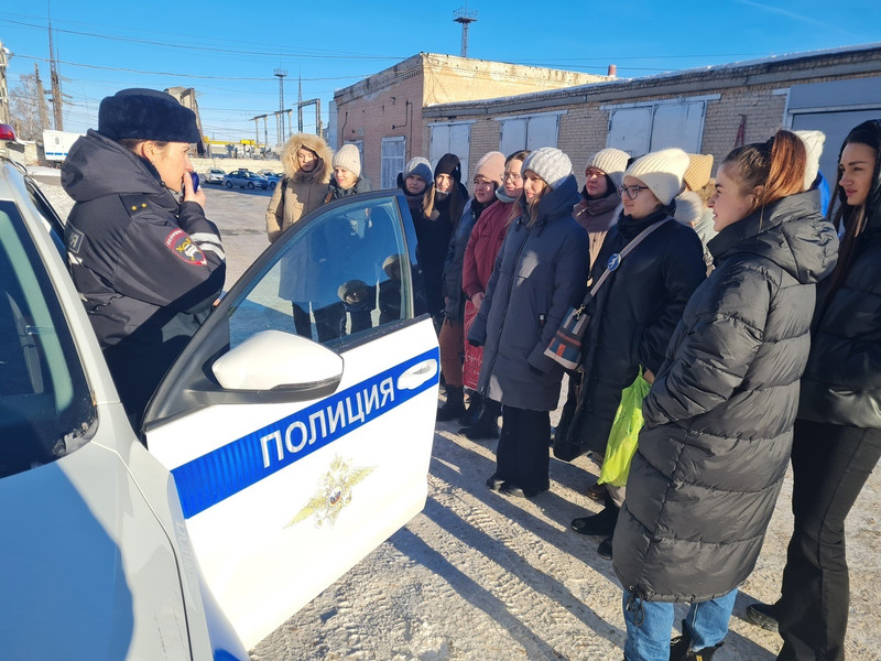Студентки Каменского педколледжа побывали в ГИБДД