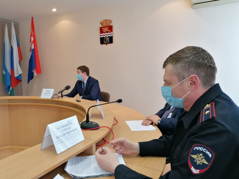 В дежурных группах в ДОУ — 35 детей медиков, официально в Каменске-Уральском коронавируса пока нет, за вернувшимися из Москвы следят особо