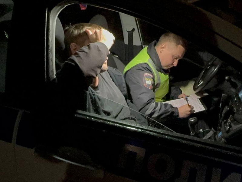 ГИБДД задержала трёх пьяных водителей и лишила прав нарушителей без документов в Каменске-Уральском | В Каменске-Уральском за выходные выявили 19 нарушений ПДД, включая пьяную езду